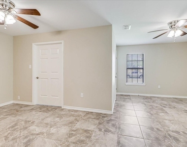 2111 E Lott Avenue - Photo Thumbnail 21