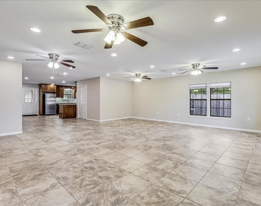 2111 E Lott Avenue - Photo Thumbnail 8