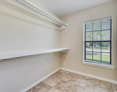 2111 E Lott Avenue - Photo Thumbnail 28