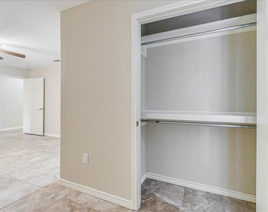 2111 E Lott Avenue - Photo Thumbnail 32