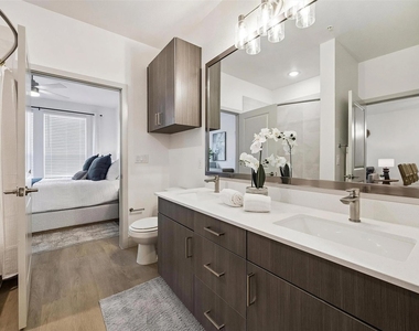 13959 Hillcroft Ave - Photo Thumbnail 21