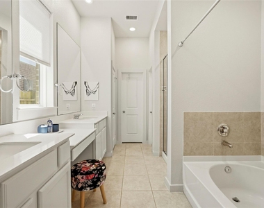 15647 Roscobie Park Drive - Photo Thumbnail 15