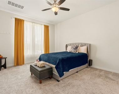15647 Roscobie Park Drive - Photo Thumbnail 13