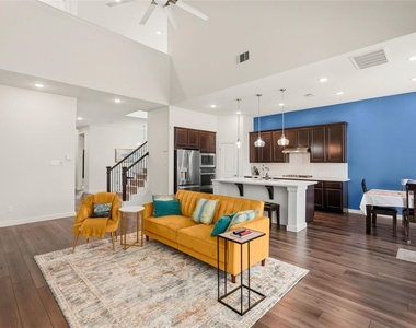 15647 Roscobie Park Drive - Photo Thumbnail 8