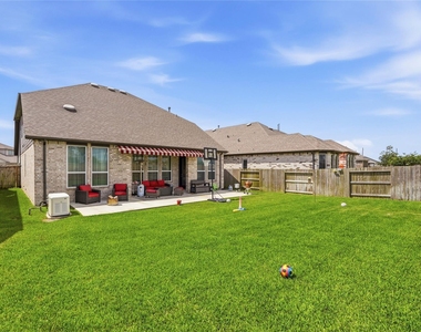 15647 Roscobie Park Drive - Photo Thumbnail 24