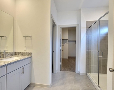 4915 Pine Haven Lane - Photo Thumbnail 17