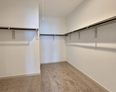 4915 Pine Haven Lane - Photo Thumbnail 19