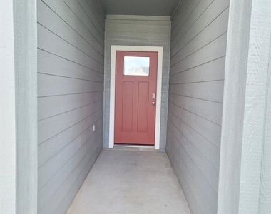 4915 Pine Haven Lane - Photo Thumbnail 3