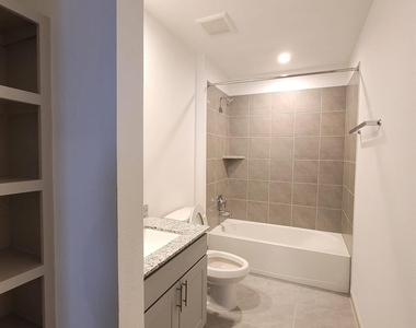 4915 Pine Haven Lane - Photo Thumbnail 16
