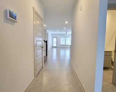 4915 Pine Haven Lane - Photo Thumbnail 5