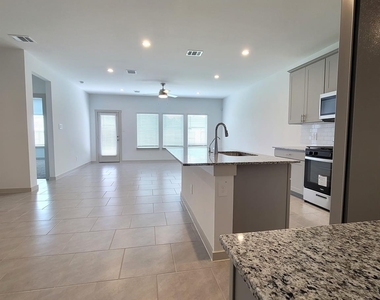 4915 Pine Haven Lane - Photo Thumbnail 8