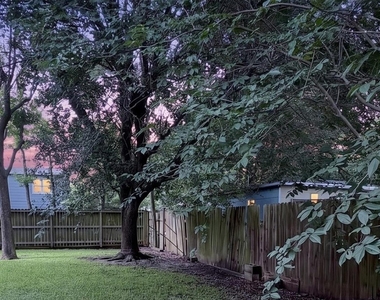 1118 Hunter Drive - Photo Thumbnail 20