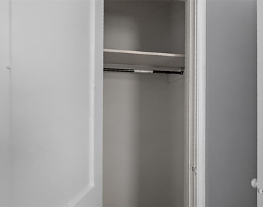 1118 Hunter Drive - Photo Thumbnail 19