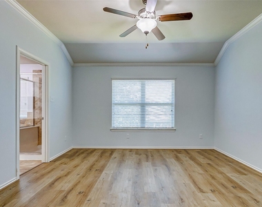 6451 Calgary Woods Lane - Photo Thumbnail 39