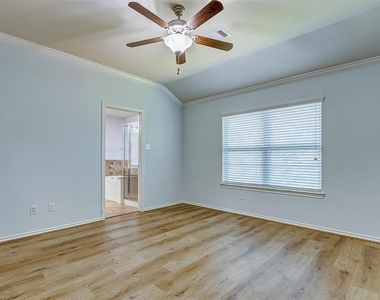 6451 Calgary Woods Lane - Photo Thumbnail 37
