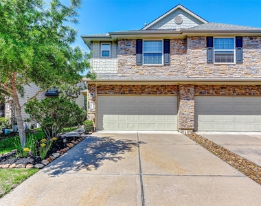 6451 Calgary Woods Lane - Photo Thumbnail 34