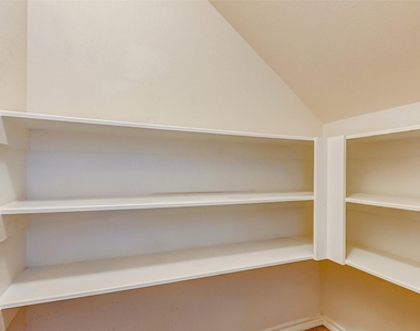 6451 Calgary Woods Lane - Photo Thumbnail 22