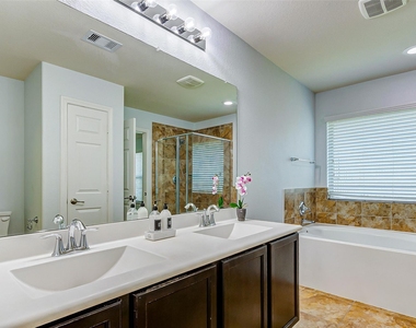 6451 Calgary Woods Lane - Photo Thumbnail 41