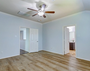 6451 Calgary Woods Lane - Photo Thumbnail 38