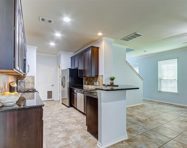 6451 Calgary Woods Lane - Photo Thumbnail 47