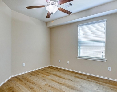 6451 Calgary Woods Lane - Photo Thumbnail 26