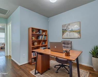 6451 Calgary Woods Lane - Photo Thumbnail 32