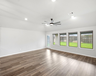 19218 Jenny Creek Court - Photo Thumbnail 11