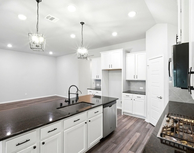19218 Jenny Creek Court - Photo Thumbnail 13