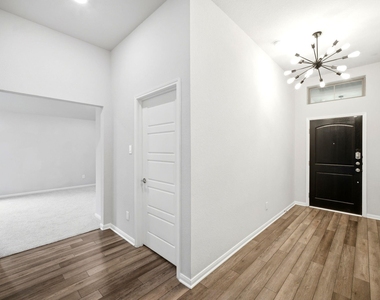 19218 Jenny Creek Court - Photo Thumbnail 6