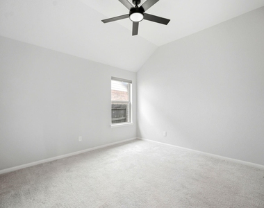 19218 Jenny Creek Court - Photo Thumbnail 25