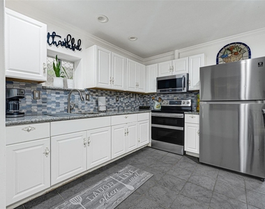 2809 Tooke Street - Photo Thumbnail 3