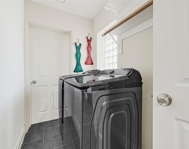 2809 Tooke Street - Photo Thumbnail 8