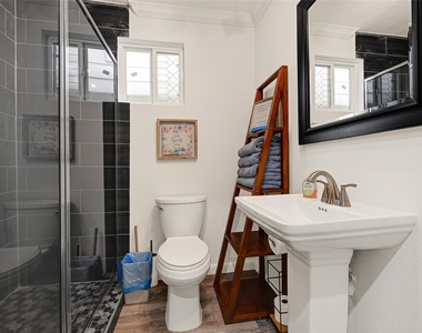 2809 Tooke Street - Photo Thumbnail 7