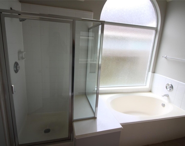 1011 Lexington Green Drive - Photo Thumbnail 19