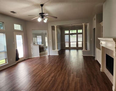 1011 Lexington Green Drive - Photo Thumbnail 22