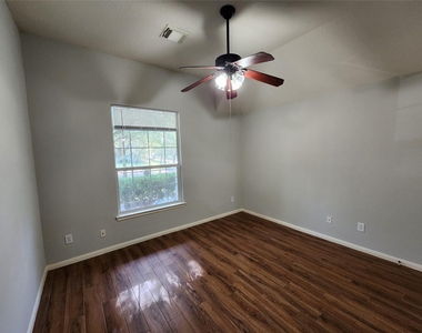 1011 Lexington Green Drive - Photo Thumbnail 28