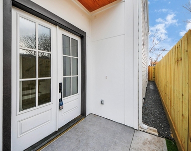 2911 Wichita Street - Photo Thumbnail 45