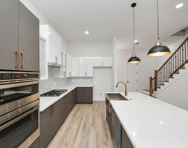 2911 Wichita Street - Photo Thumbnail 15