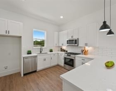 4808 Cochran Street - Photo Thumbnail 6