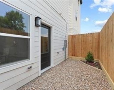 4808 Cochran Street - Photo Thumbnail 16