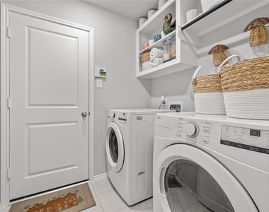 8727 Gleaming Village Way - Photo Thumbnail 25