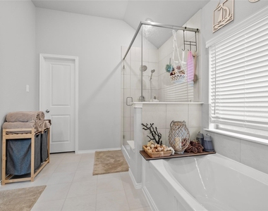 8727 Gleaming Village Way - Photo Thumbnail 19
