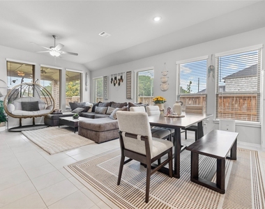 8727 Gleaming Village Way - Photo Thumbnail 12