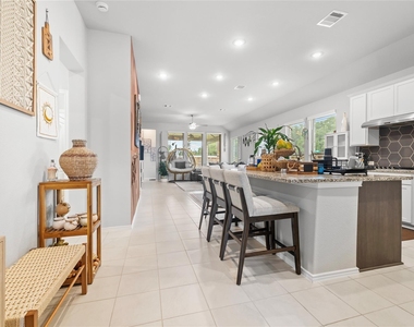8727 Gleaming Village Way - Photo Thumbnail 5