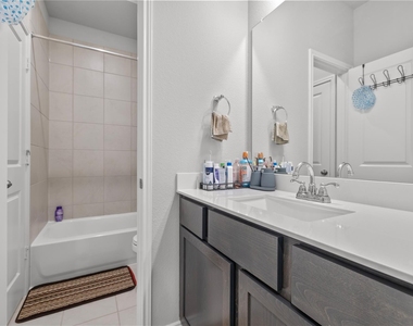 8727 Gleaming Village Way - Photo Thumbnail 24