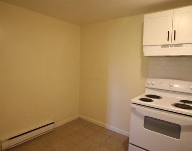 13 Charleston - Photo Thumbnail 2