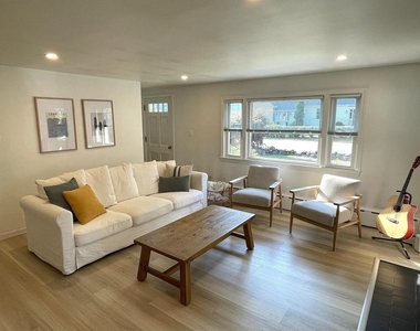 370 Wallis - Photo Thumbnail 9