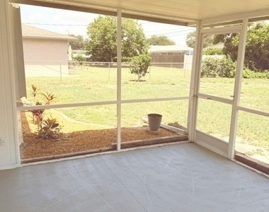 1211 Se 35th Street - Photo Thumbnail 14