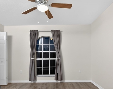 11580 Forest Mere Dr - Photo Thumbnail 3