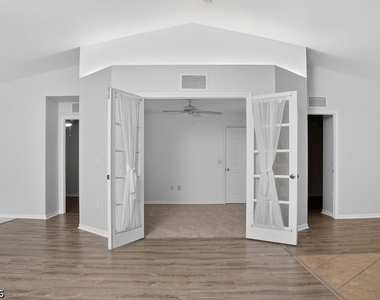 11580 Forest Mere Dr - Photo Thumbnail 2